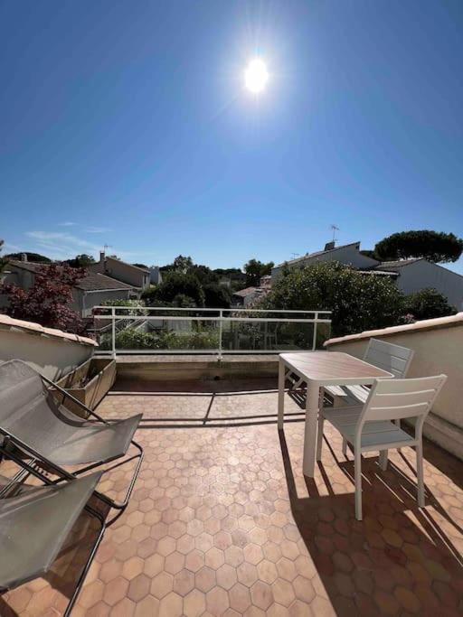 Magnifique Appartement Traversant Avec Vue Sur Le Golf La Grande-Motte Exterior photo